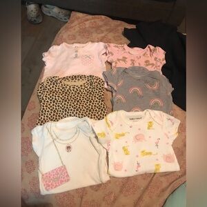 6 infant onesie’s